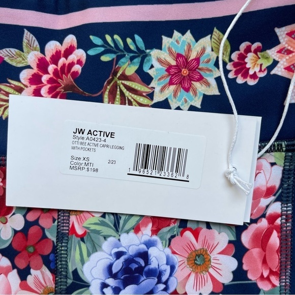 NEW Johnny Was Otti Bee Active Capri Leggings Floral A0423-4 Size XS NWT - Picture 6 of 6